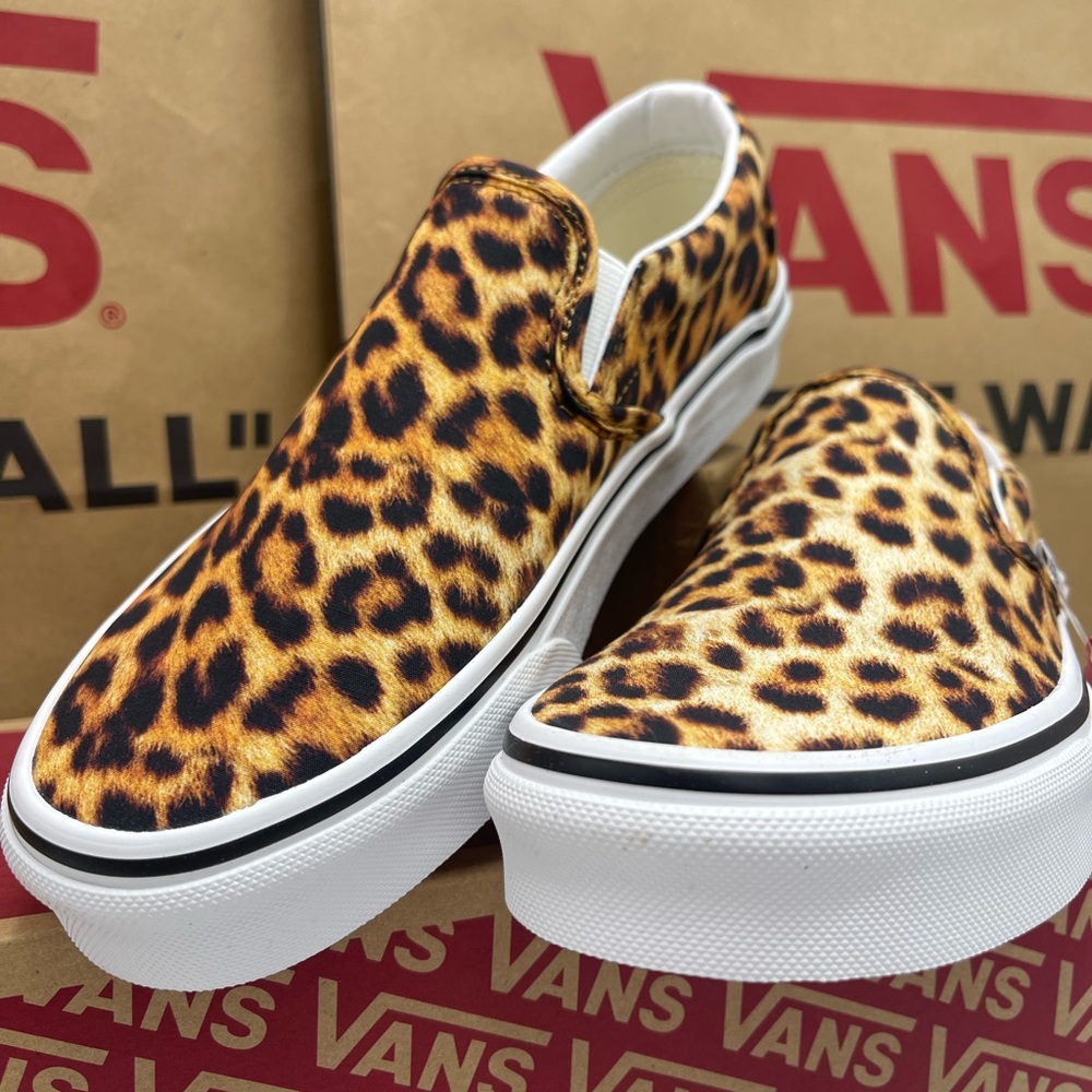 Vans WMNS Leopard Print Women's Slip-On Shoes Classic Slip-On (Leopard) Black/Tr - Picture 5 of 16
